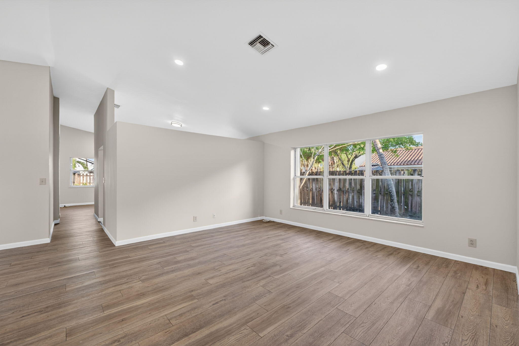 JACARANDA - Residential