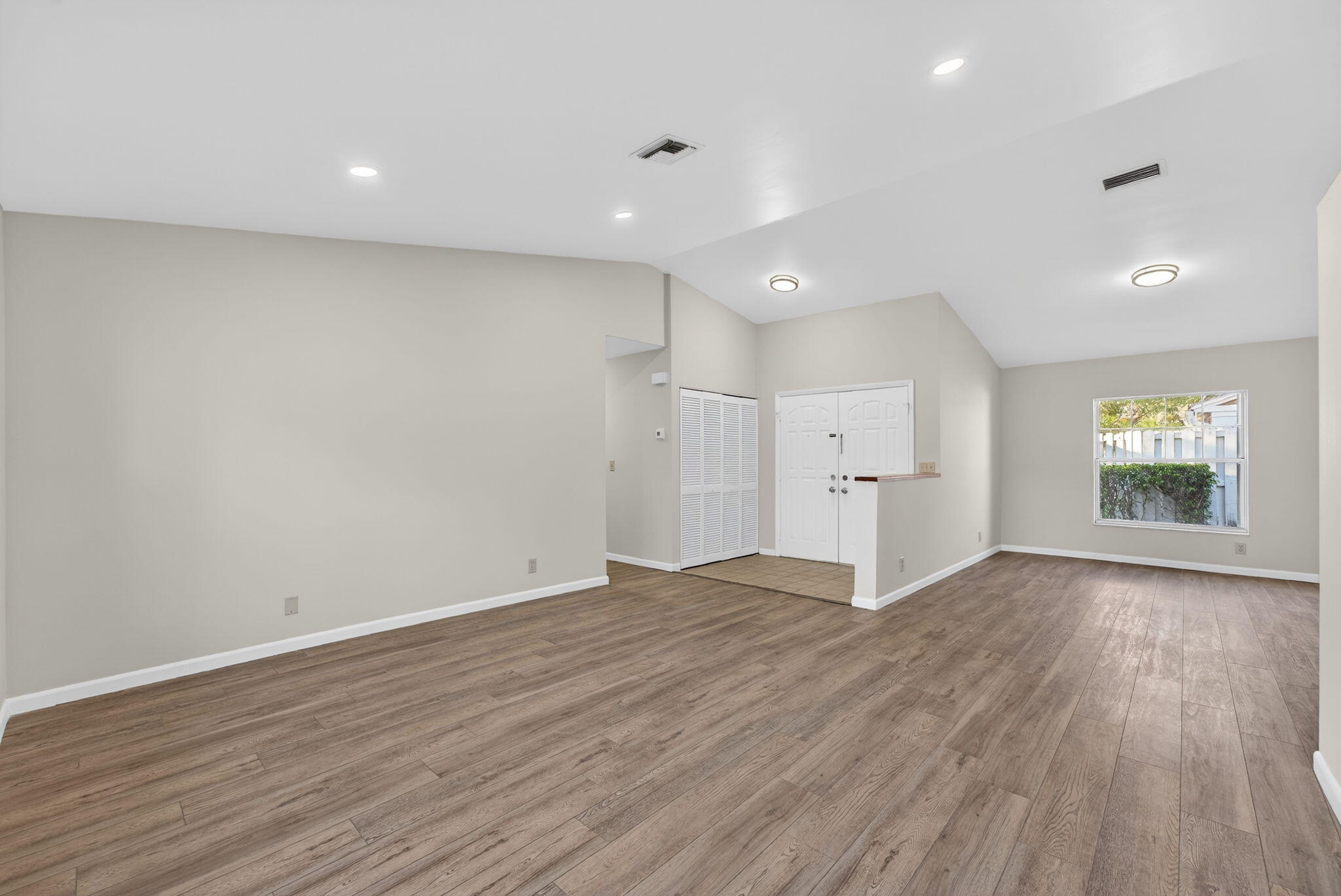 JACARANDA - Residential