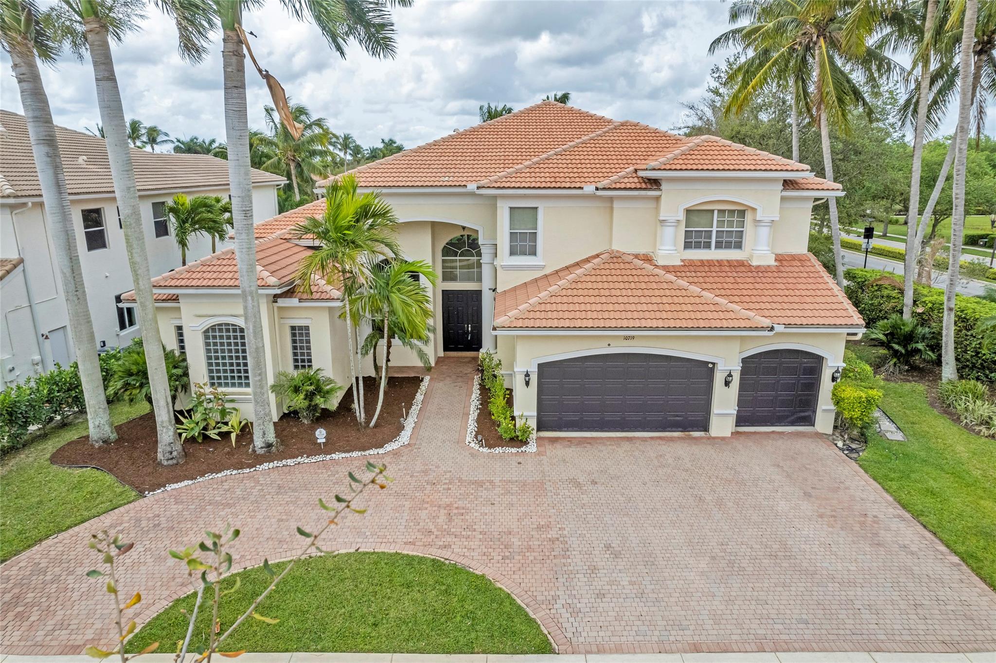 CANYON LAKES 3 - Residential