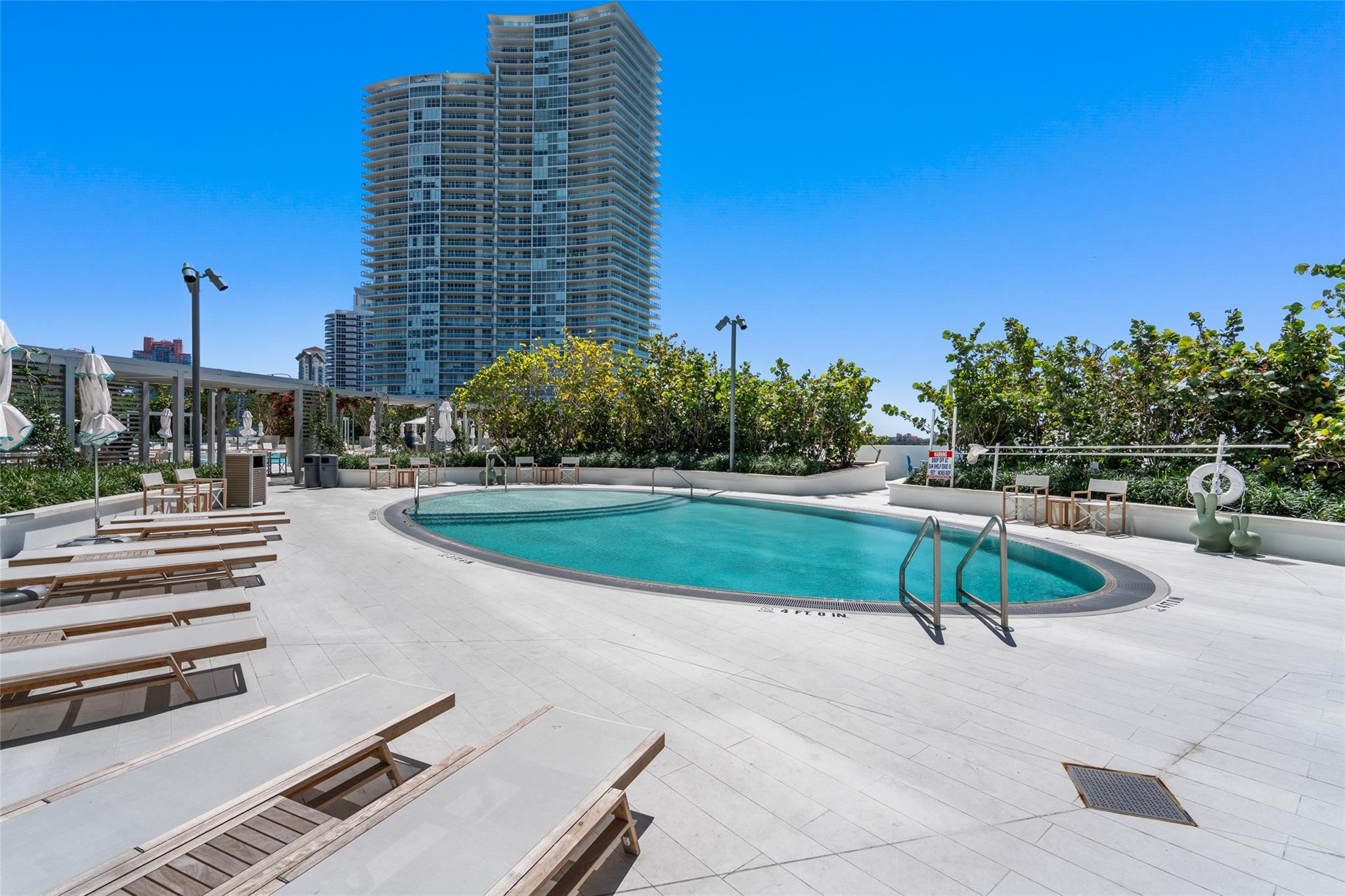 FIVE PARK - Residential Lease