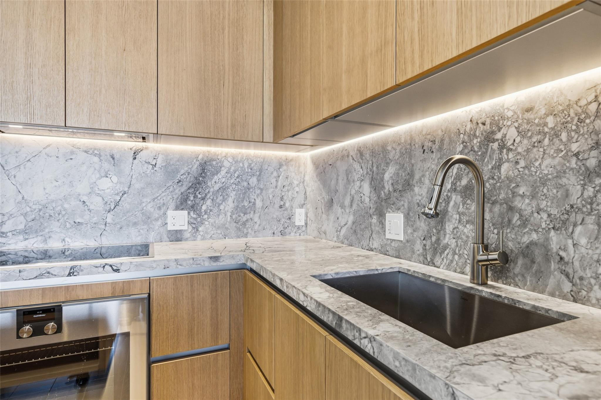 FIVE PARK - Residential Lease