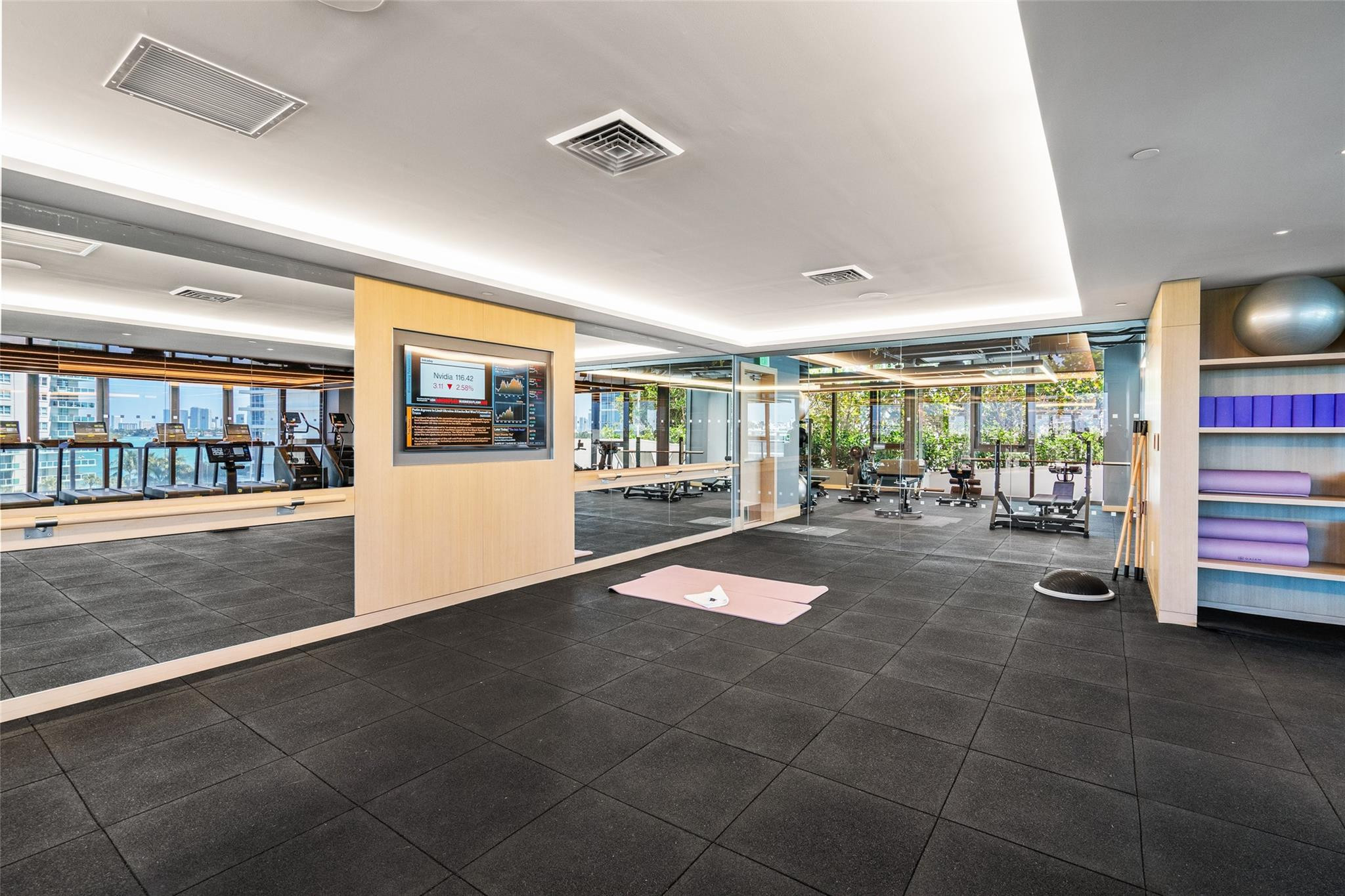 FIVE PARK - Residential Lease