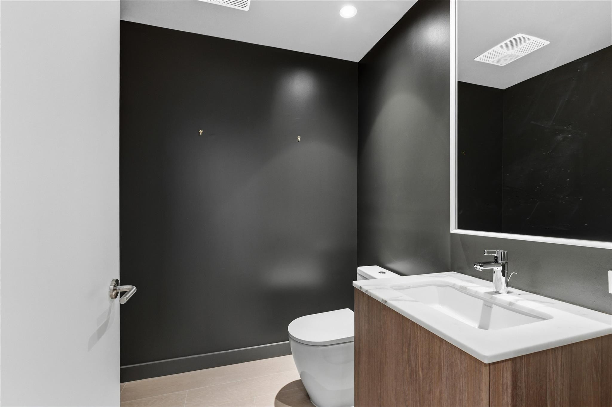 FIVE PARK - Residential Lease