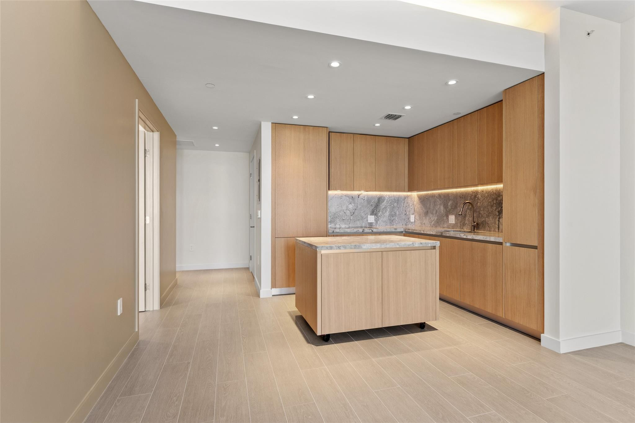 FIVE PARK - Residential Lease