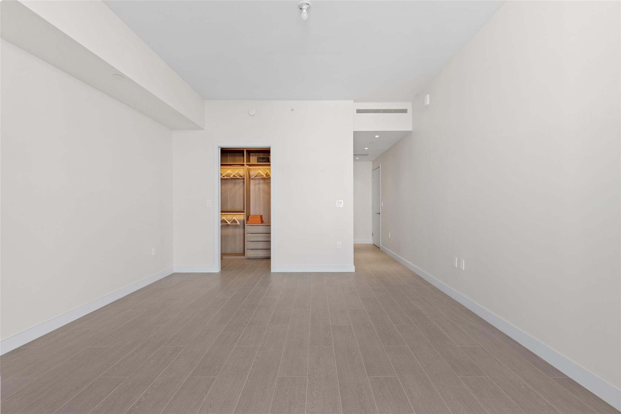 FIVE PARK - Residential Lease