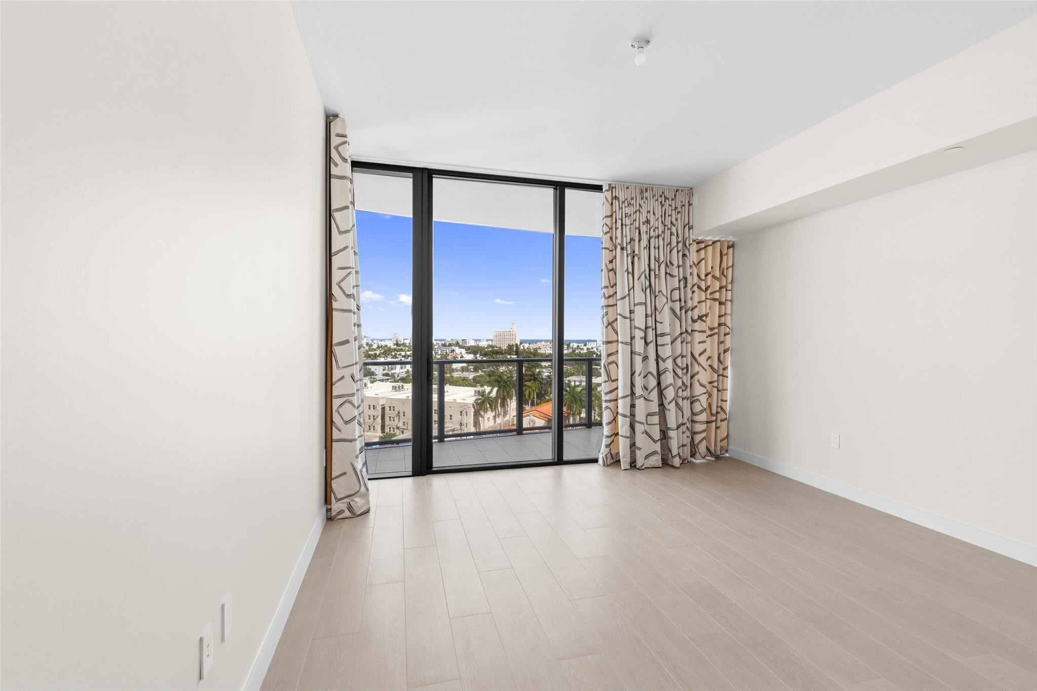 FIVE PARK - Residential Lease