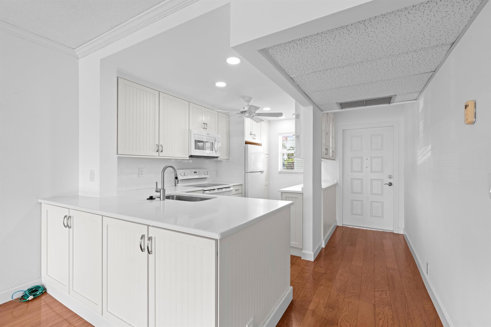 PORTS O CALL CONDO S A, B - Residential