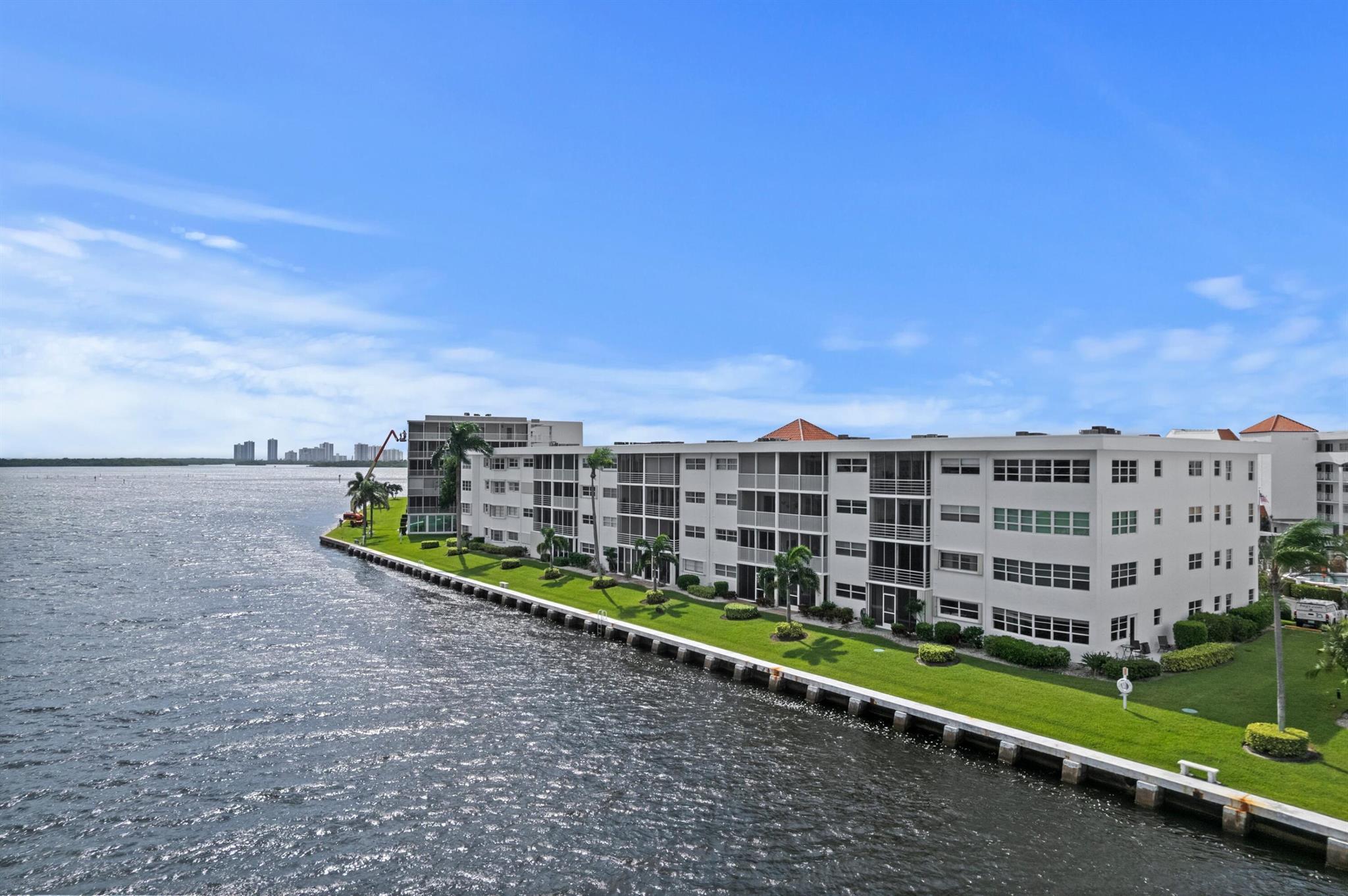 PORTS O CALL CONDO S A, B - Residential