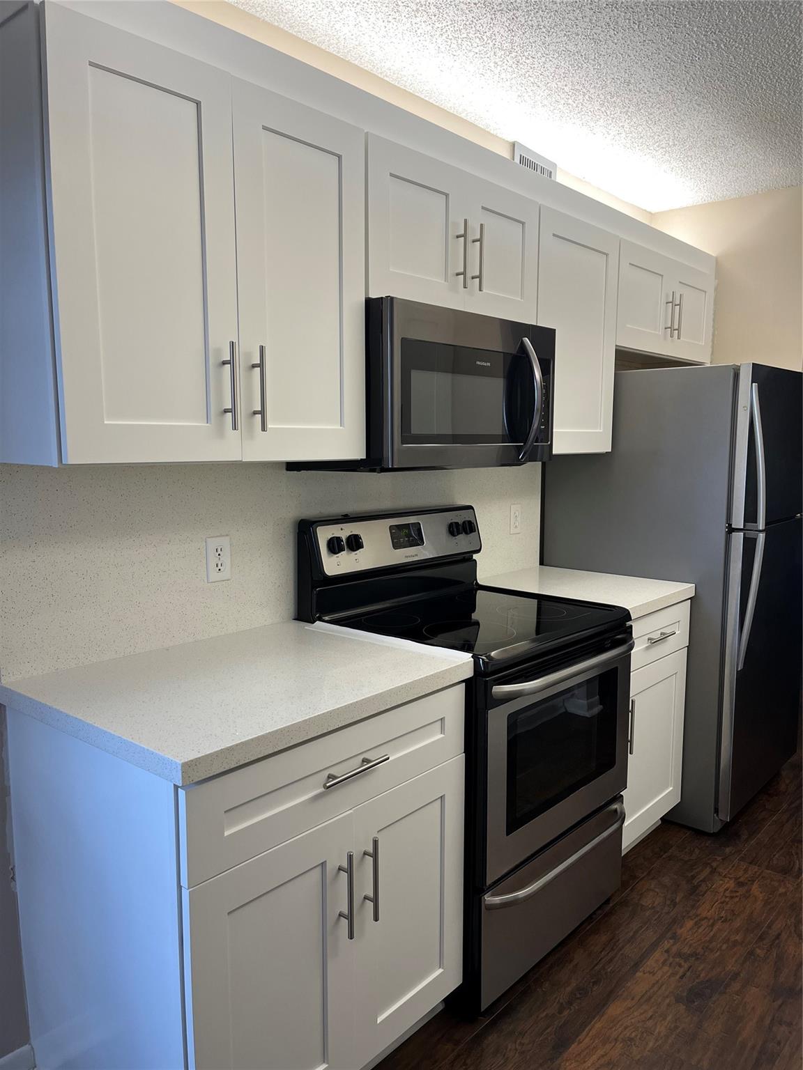 1300 SW 124th Ter P211