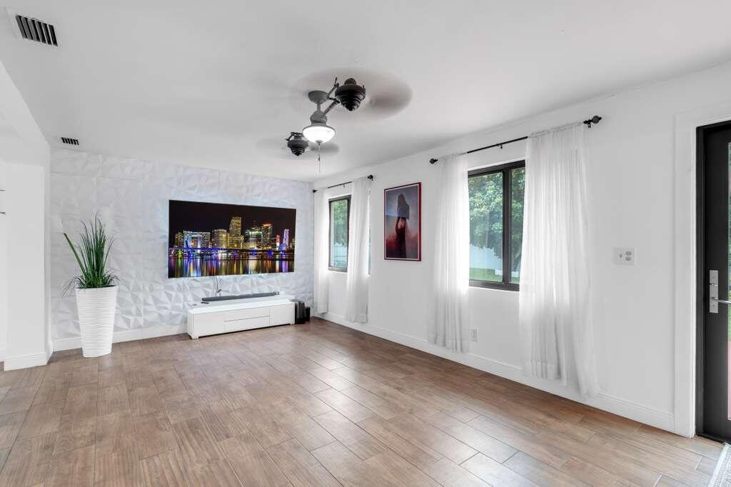 GERARDMERE ACRES - Residential