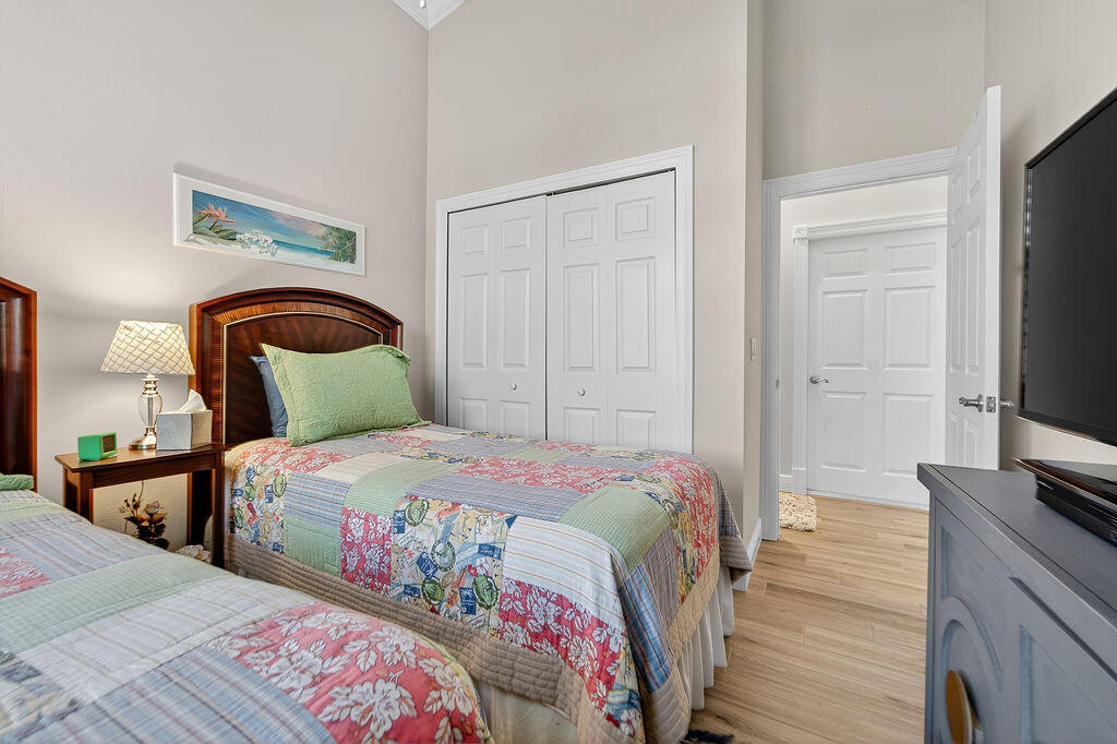 CASTLE PINES - Residential