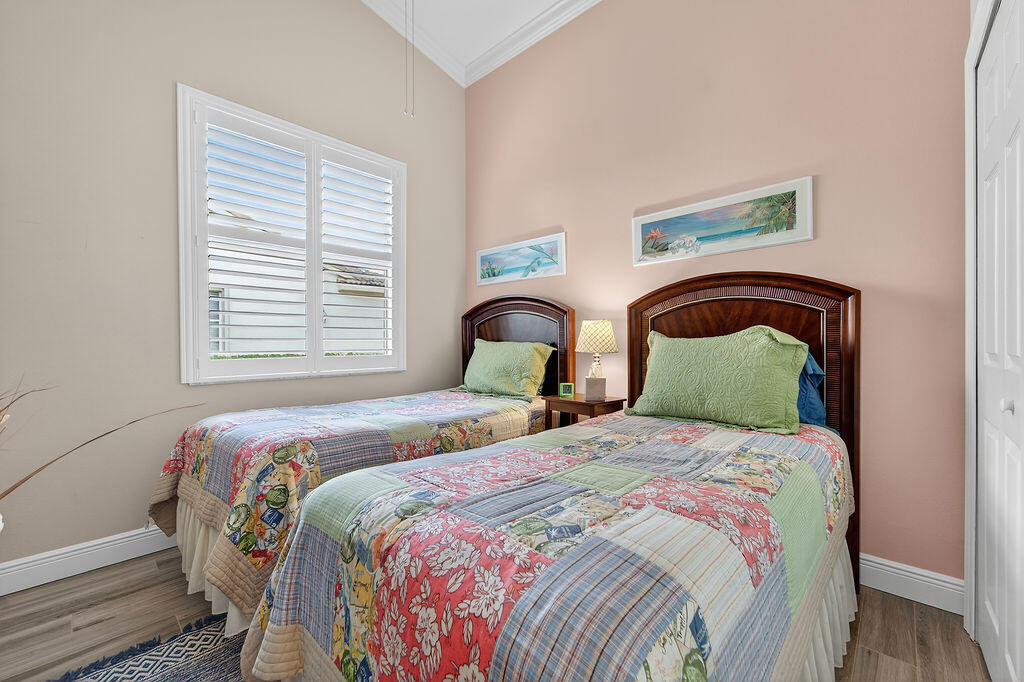 CASTLE PINES - Residential