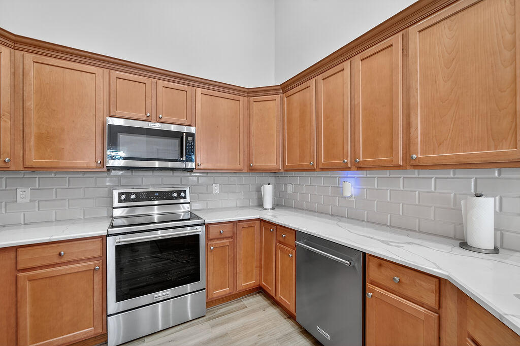 CASTLE PINES - Residential