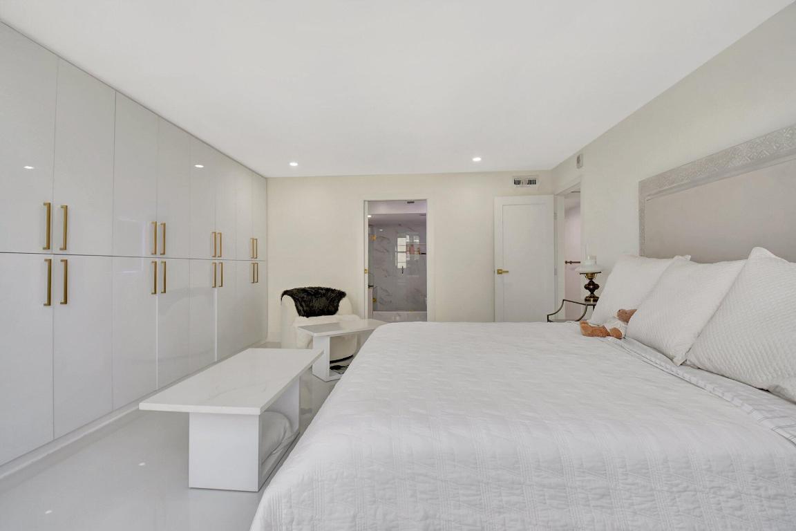 AQUARIUS CONDO - Residential Lease