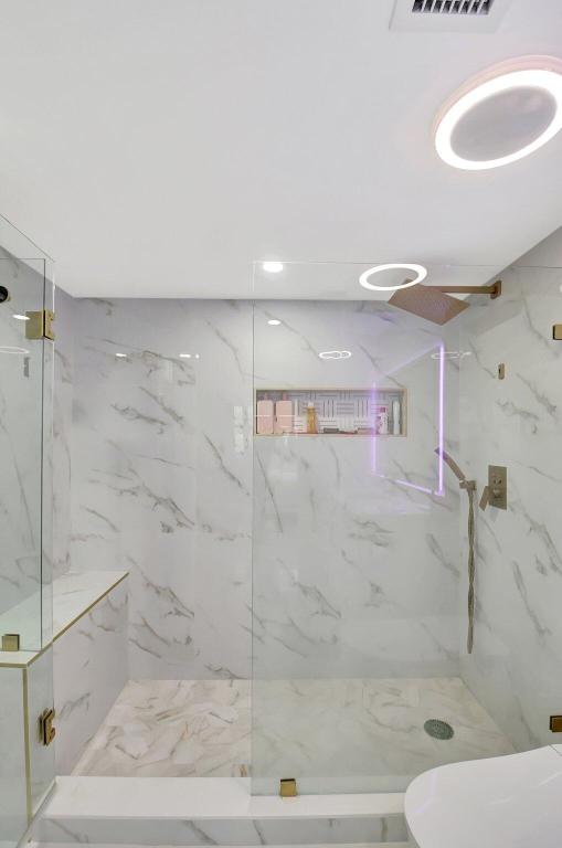 AQUARIUS CONDO - Residential Lease