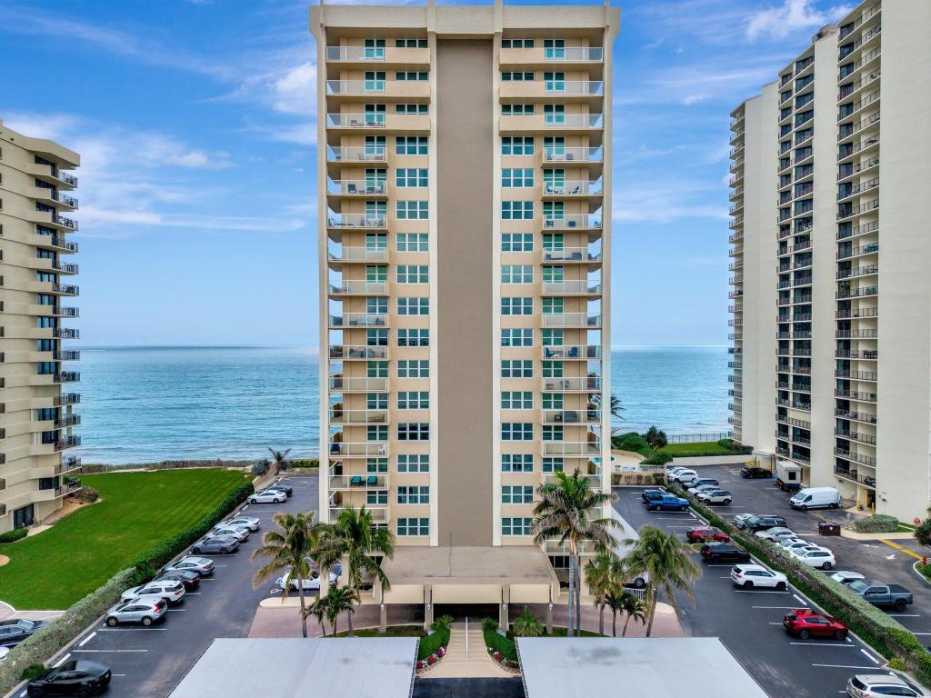 AQUARIUS CONDO - Residential Lease
