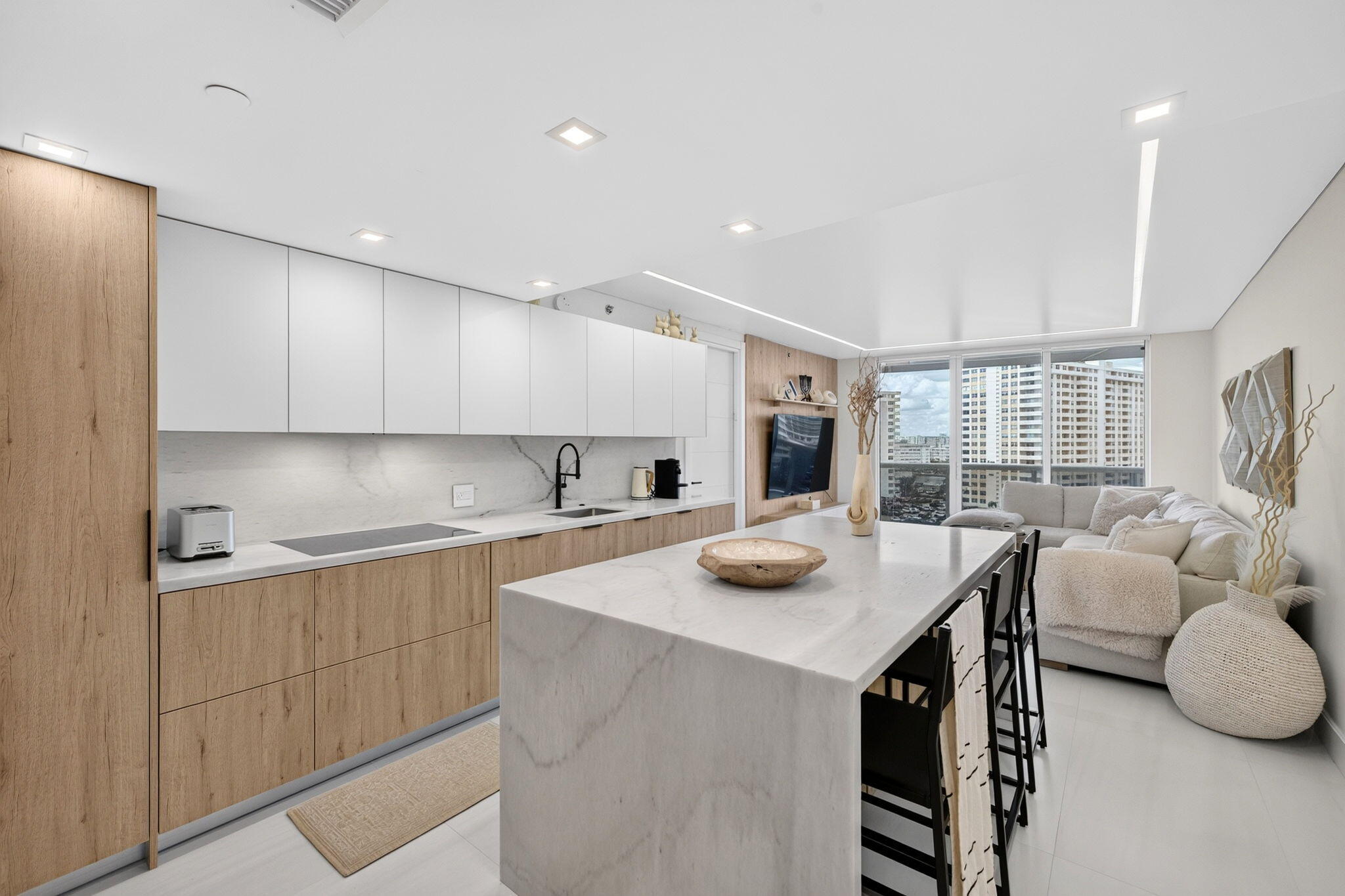 1800 S Ocean Drive 806