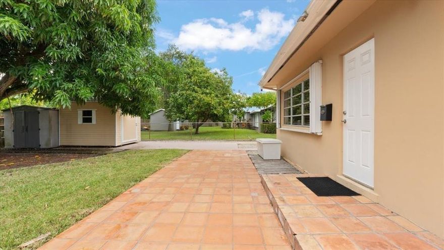 Offering this fully furnished studio with full kitchen, washer and dryer in the unit and fully updated bathroom in one of the most sought after neighborhoods in east Pompano Beach!
