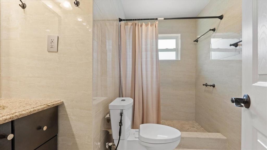 Brentwood Park 18-11 B - Residential Lease