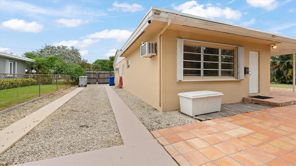 Brentwood Park 18-11 B - Residential Lease