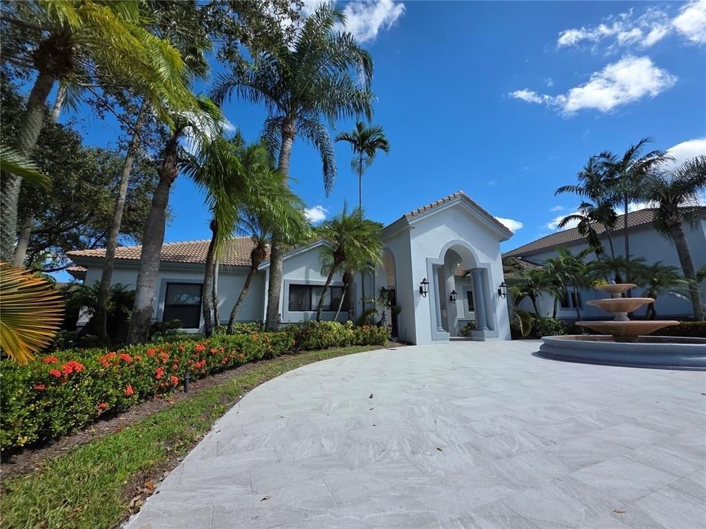 Photo of 2640 S University Dr #129, Davie, FL 33328 (MLS # F10533666)