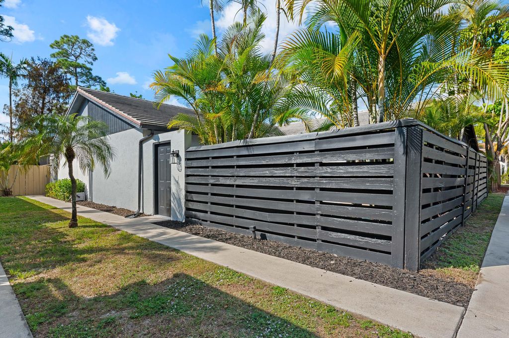 Photo of 1277 Periwinkle Place, Wellington, FL 33414 (MLS # B26023864)