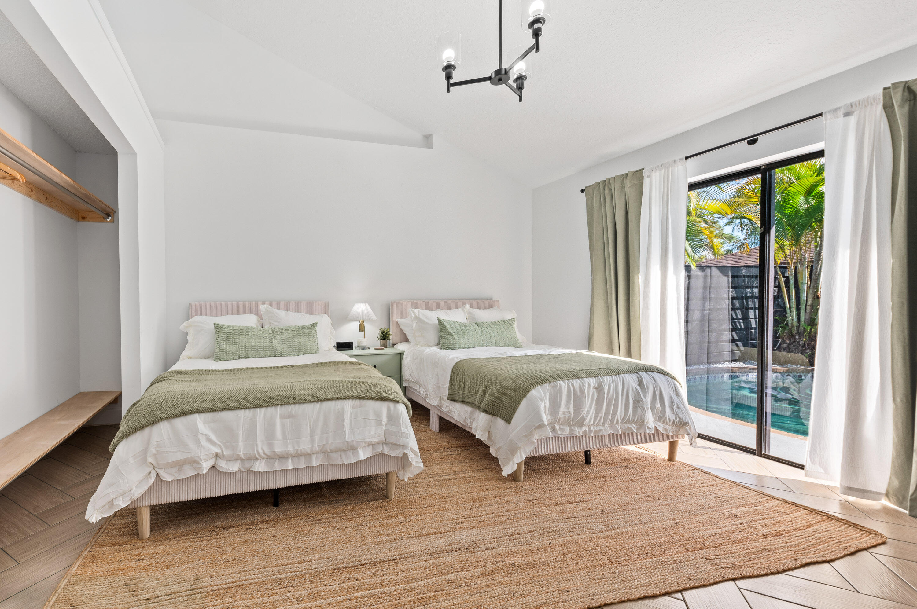 SUGAR POND MANOR OF WELLINGTON - Residential Lease