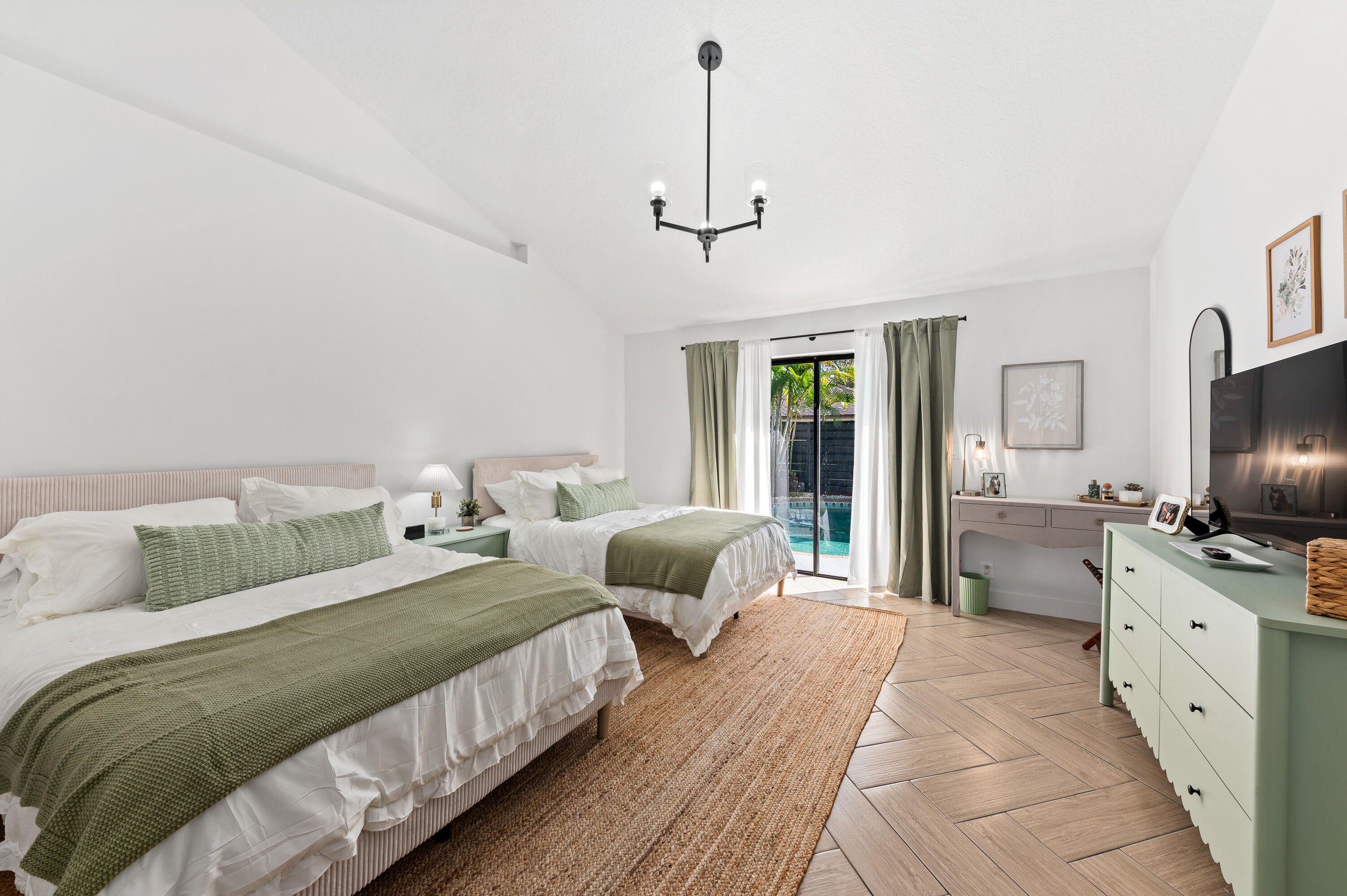 SUGAR POND MANOR OF WELLINGTON - Residential Lease