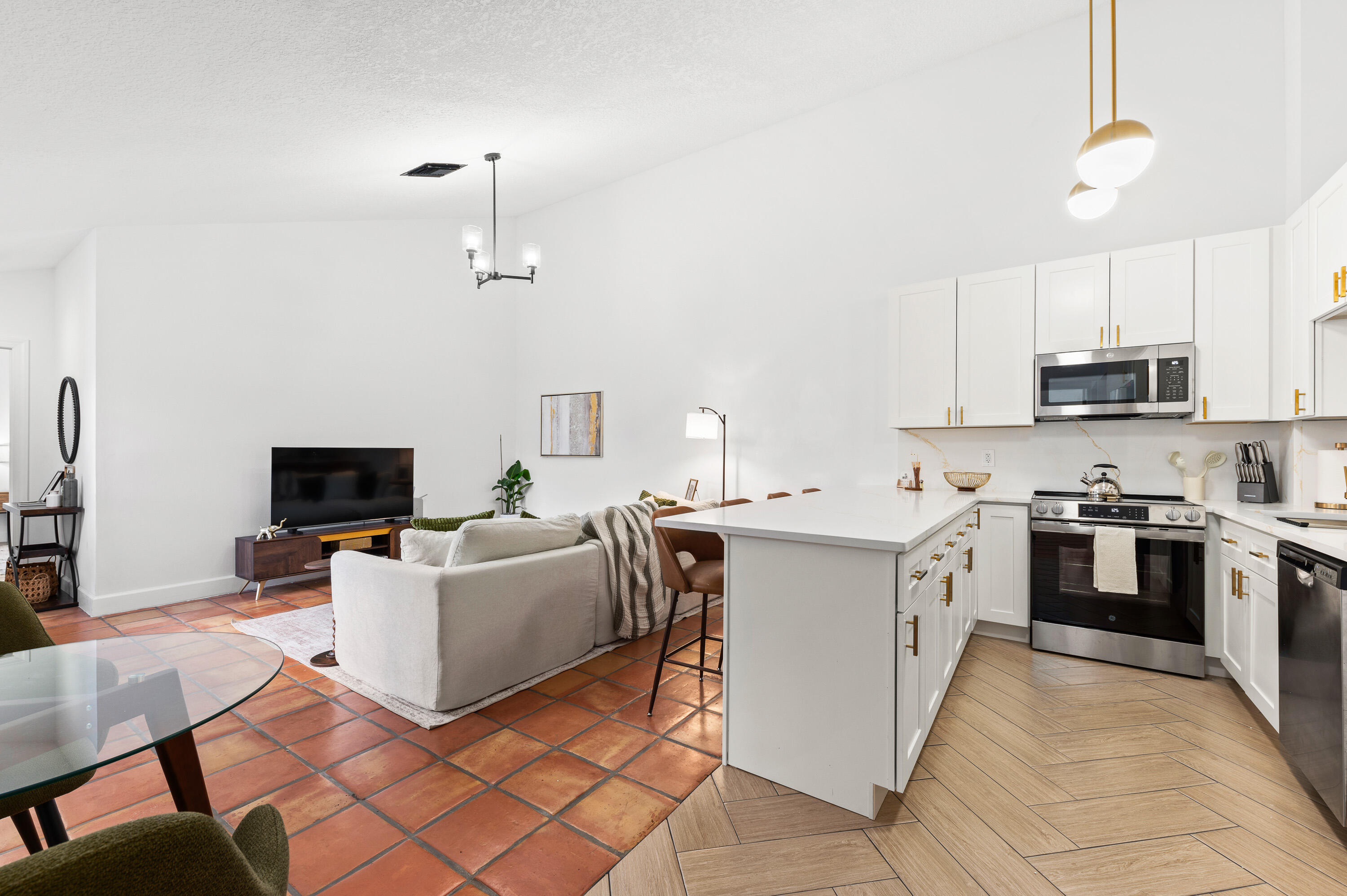 SUGAR POND MANOR OF WELLINGTON - Residential Lease
