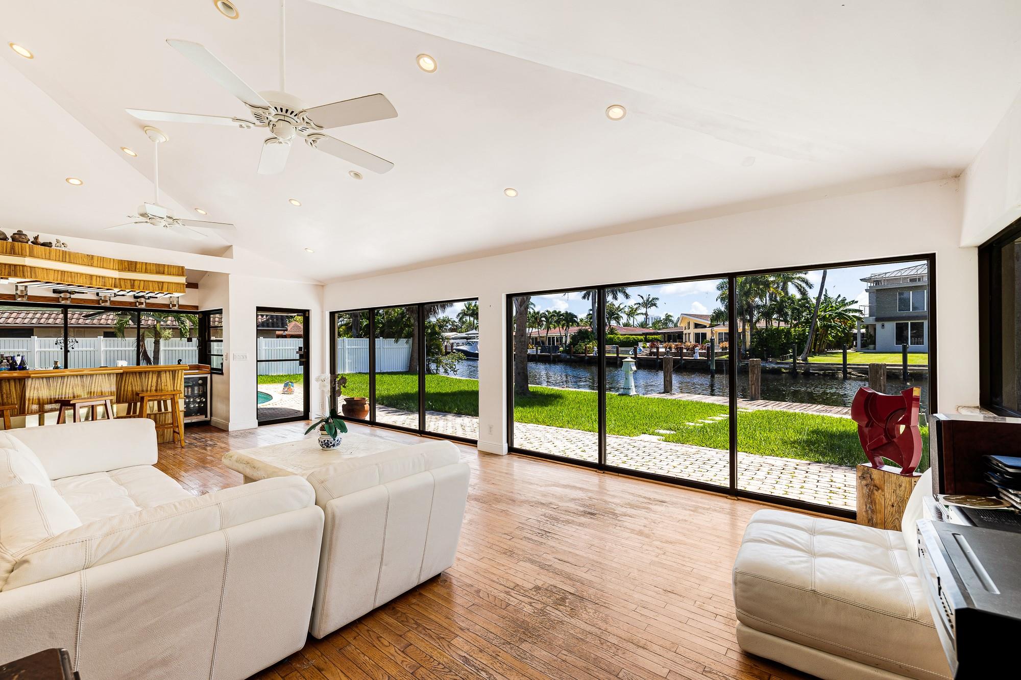 SANTA BARBARA SHORES - Residential