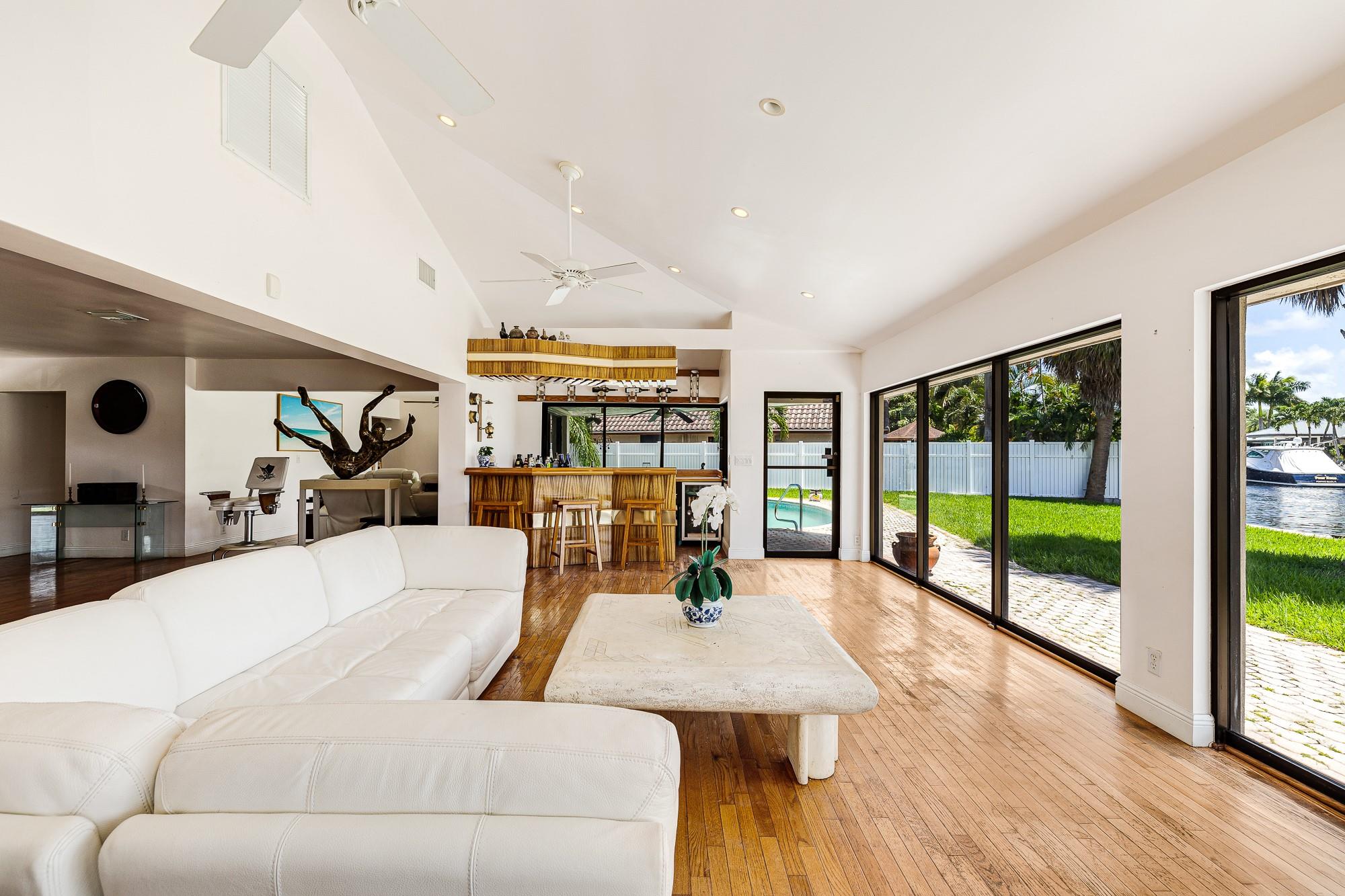 SANTA BARBARA SHORES - Residential