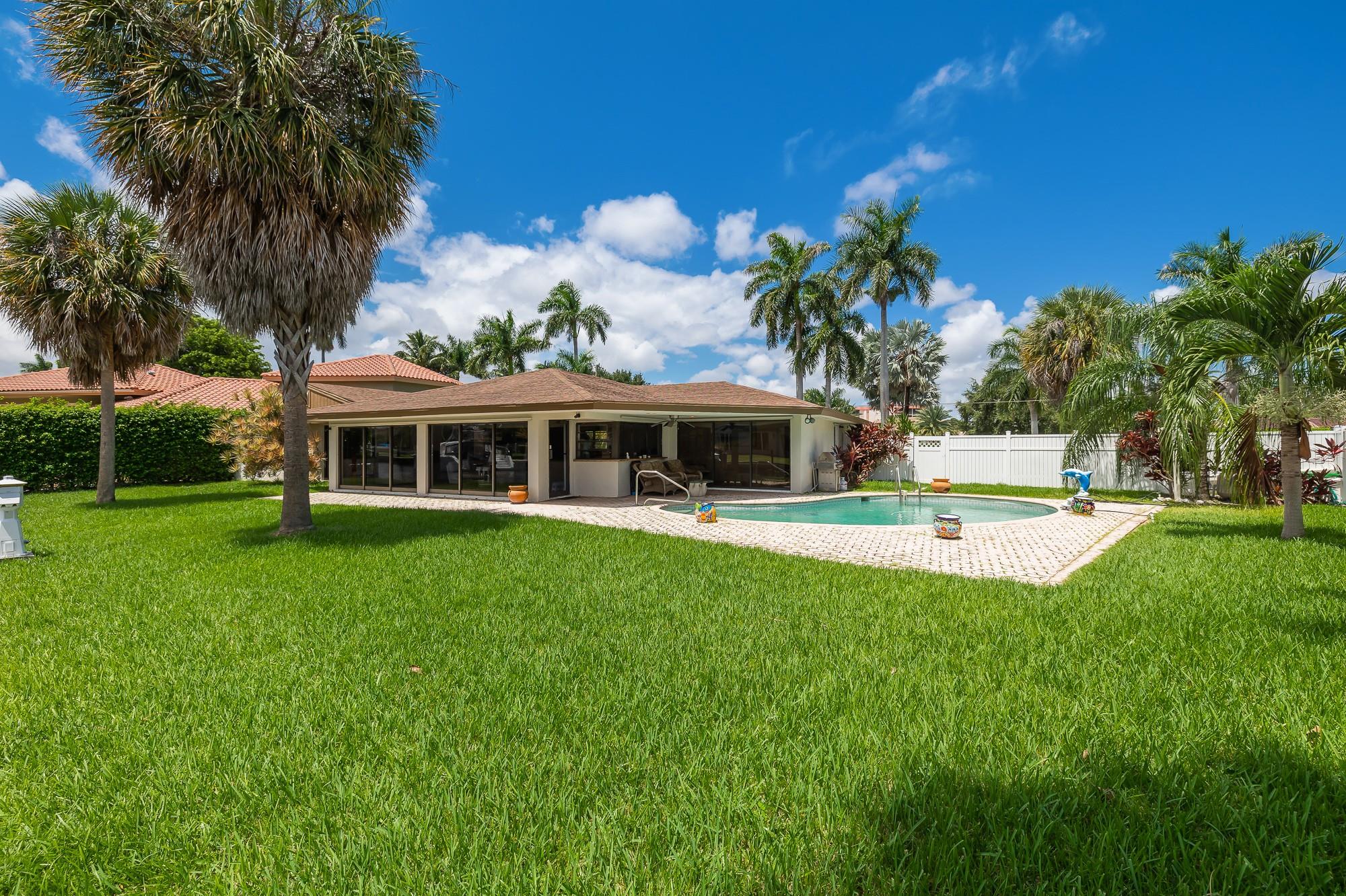 SANTA BARBARA SHORES - Residential