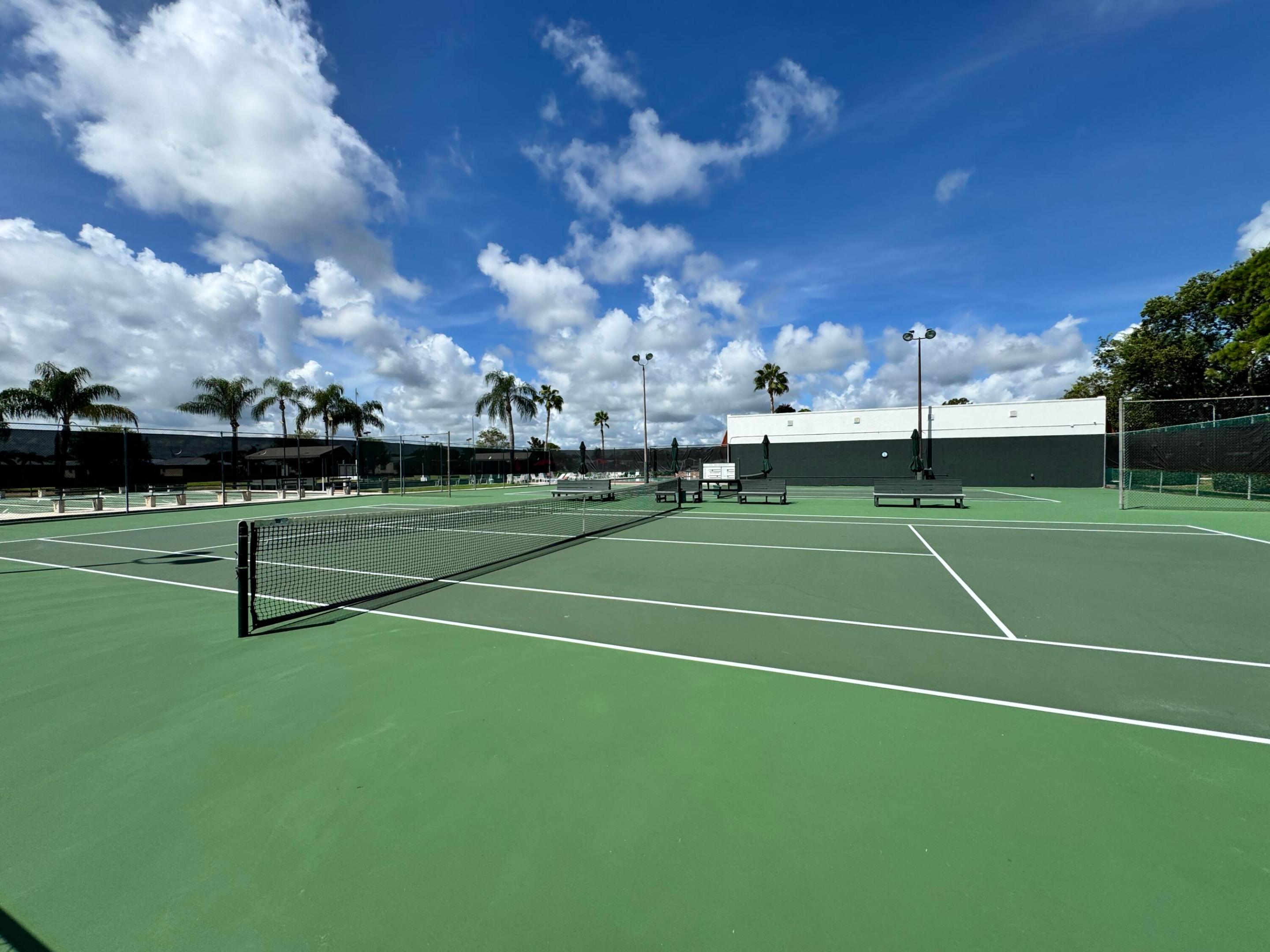 SPANISH LAKES FAIRWAYS LEASEHOLD ESTATES - Residential