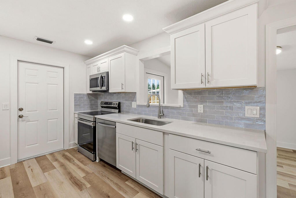 Photo of 1435 30TH Avenue, Vero Beach, FL 32960 (MLS # B26078735)
