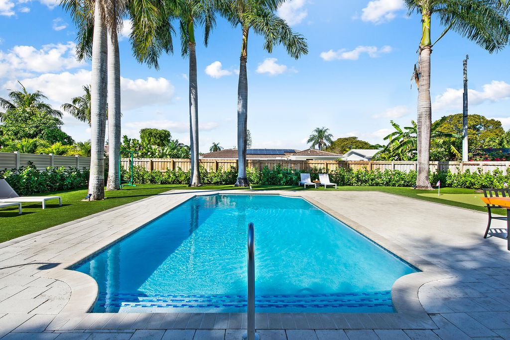 Photo of 4761 Bayview Drive, Fort Lauderdale, FL 33308 (MLS # B26031095)