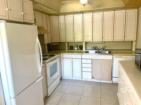 Tiny photo for 159 Keswick C, Deerfield Beach, FL 33442 (MLS # B26070607)