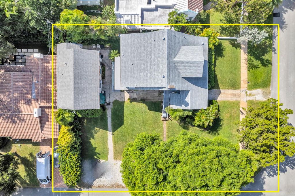 Photo of 1016 SE 8 Street, Fort Lauderdale, FL 33316 (MLS # R10928930)