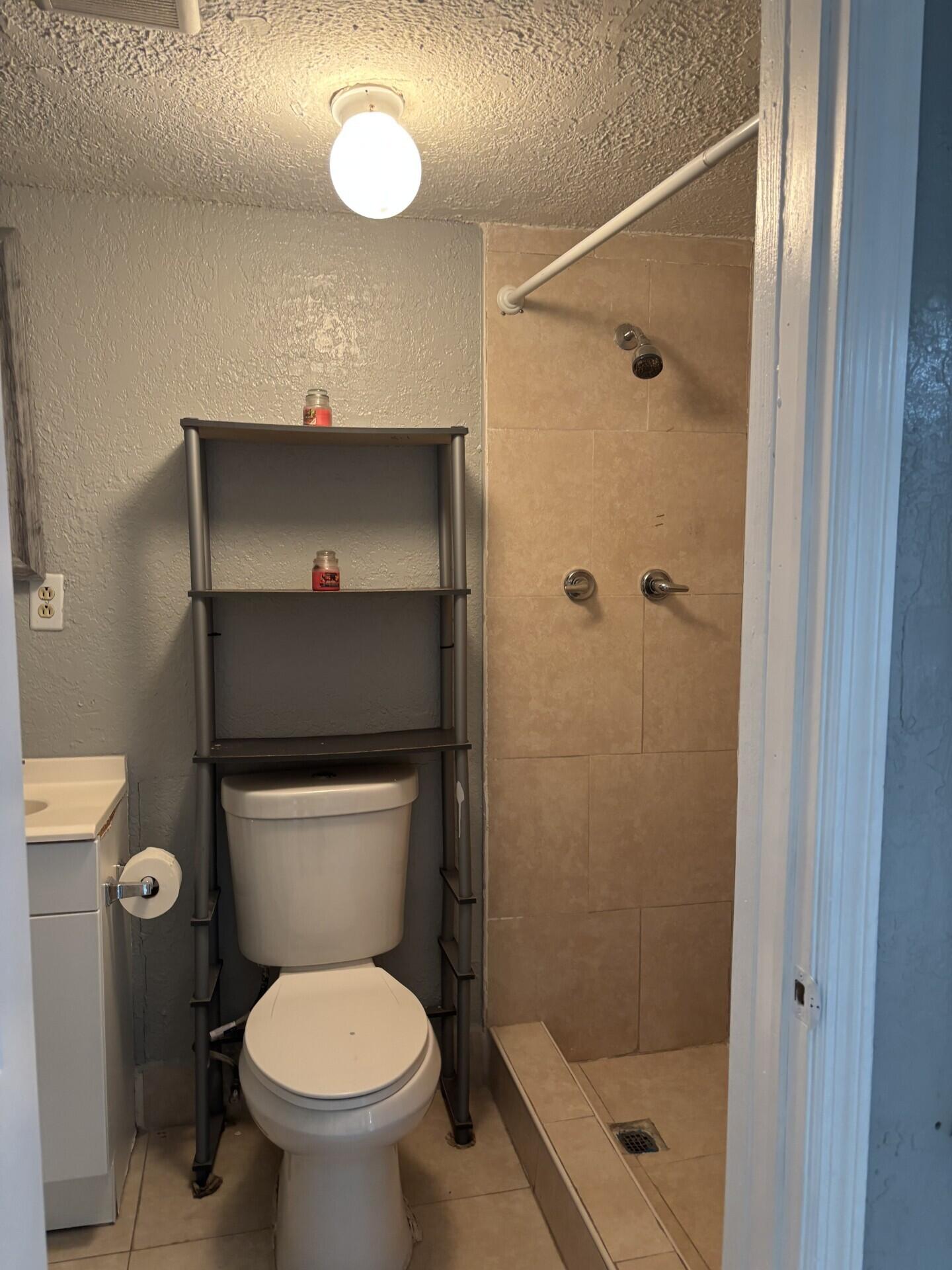 VISTA VERDE TOWNHOUSE SEC E - Residential Lease