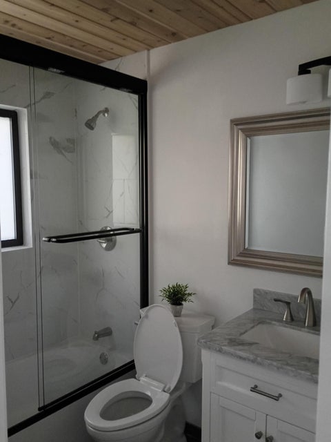 Tiny photo for 3141 NE 14th Avenue, Pompano Beach, FL 33064 (MLS # B26042664)
