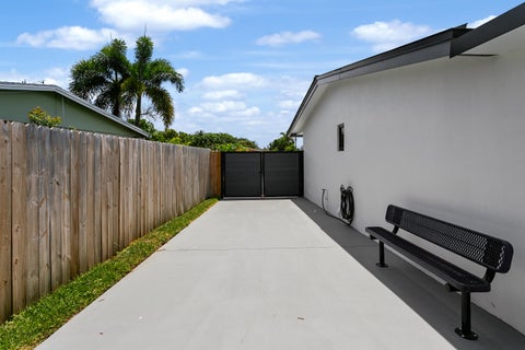 Tiny photo for 3141 NE 14th Avenue, Pompano Beach, FL 33064 (MLS # B26042664)