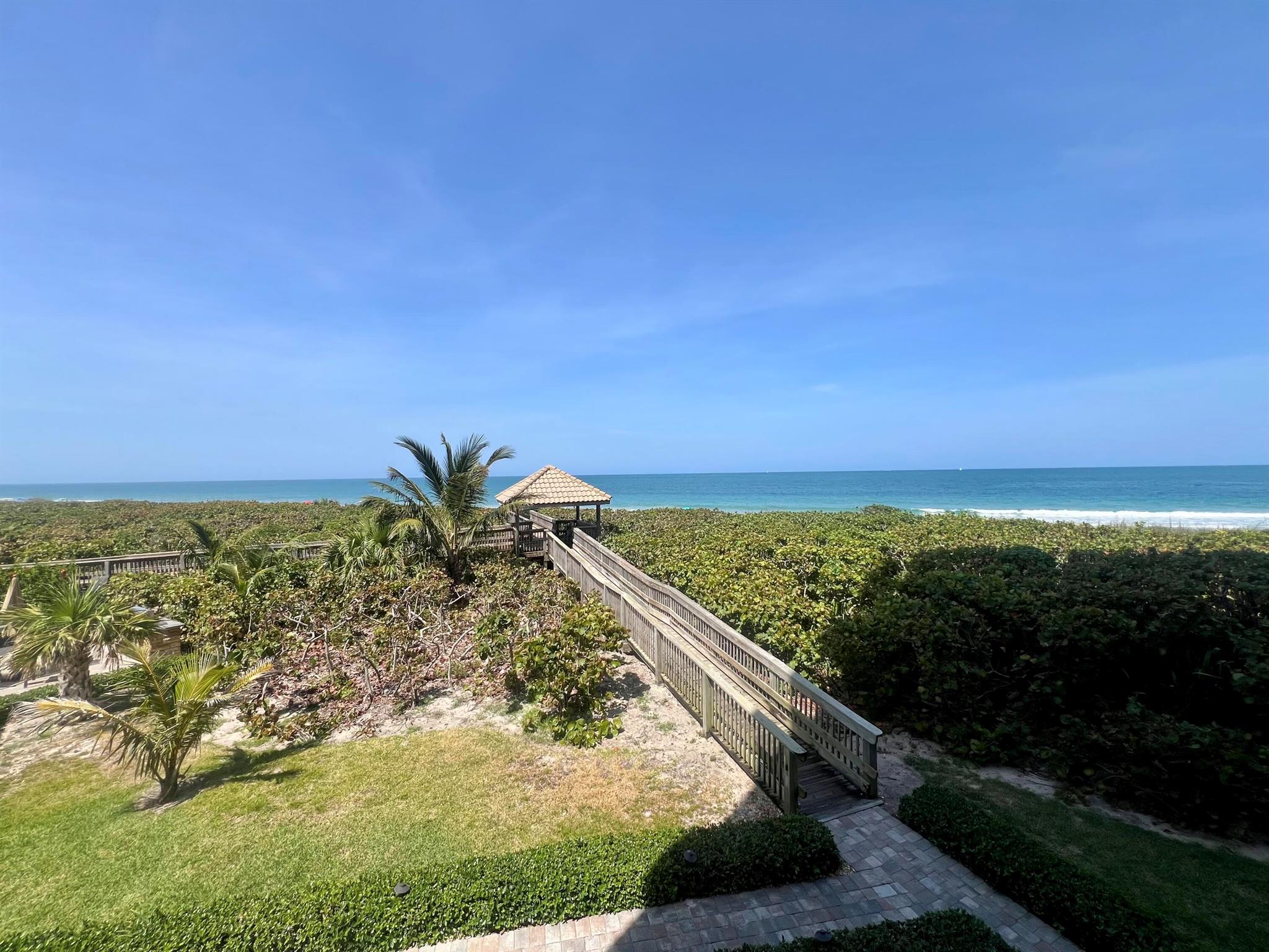4160 N Highway A1a 201, Hutchinson Island, FL, 34949/$994,500 3 4160 N Highway A1a 201