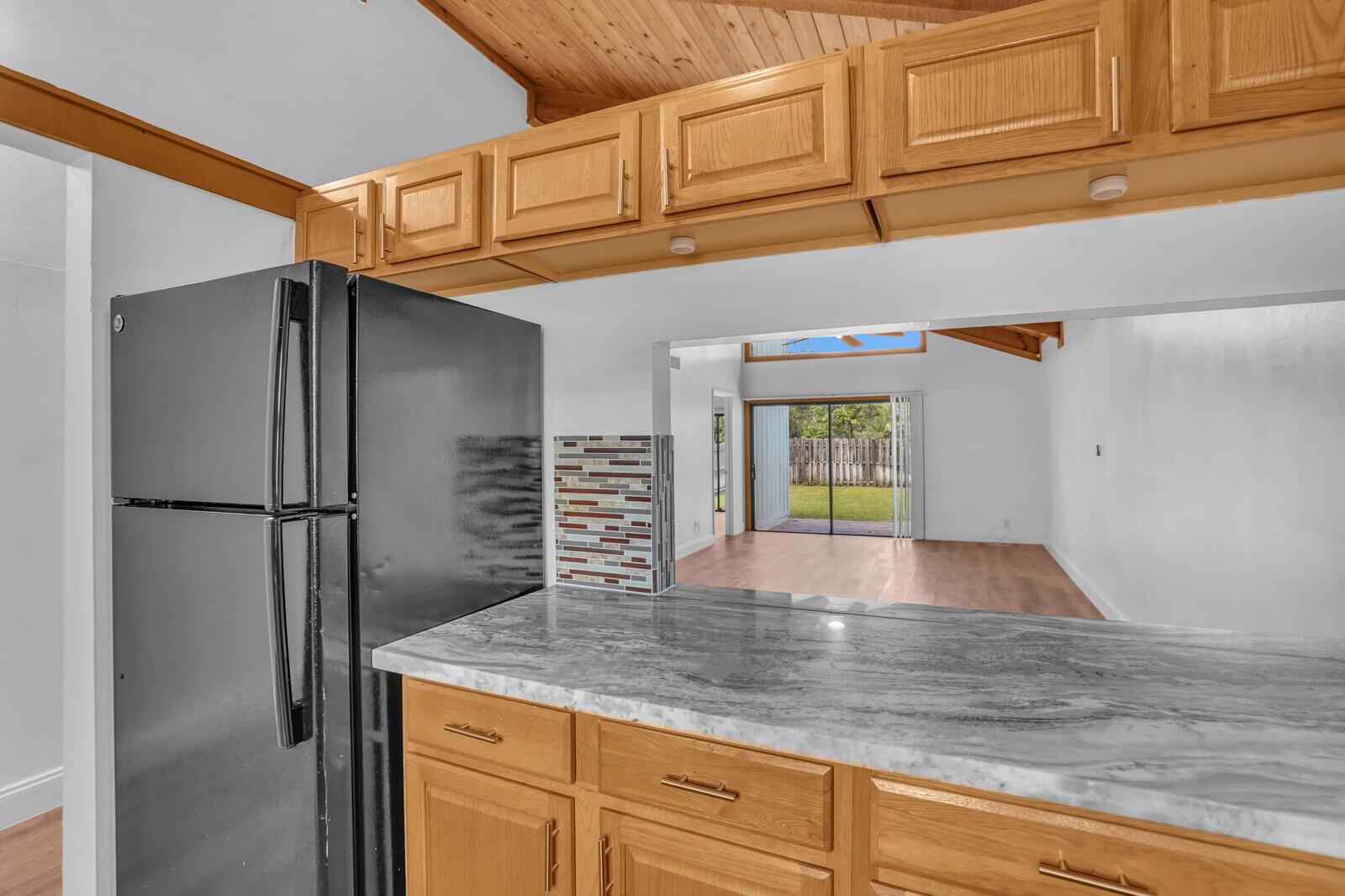 TIMBERCREEK TOWNHOMES & V - Residential Lease