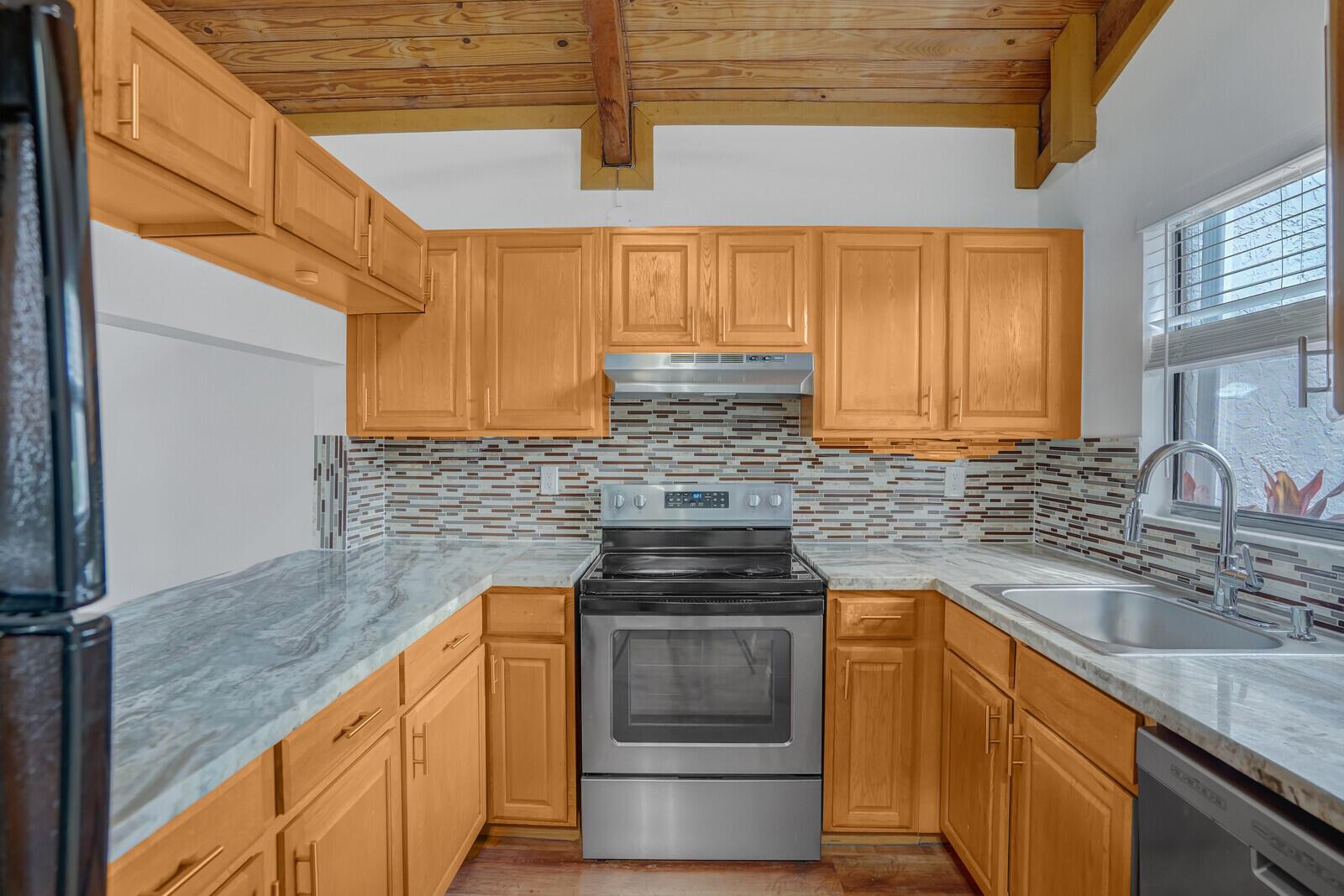 TIMBERCREEK TOWNHOMES & V - Residential Lease