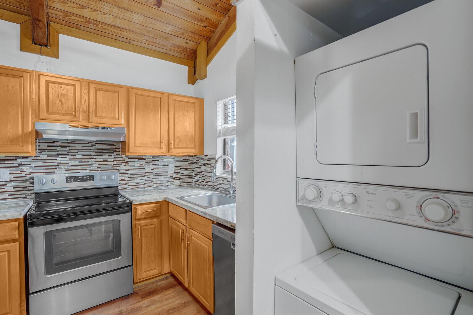 TIMBERCREEK TOWNHOMES & V - Residential Lease