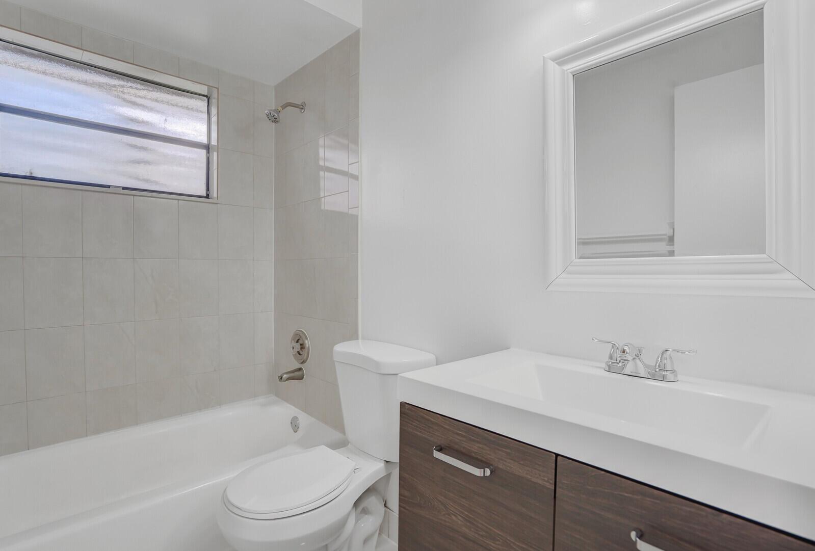 TIMBERCREEK TOWNHOMES & V - Residential Lease