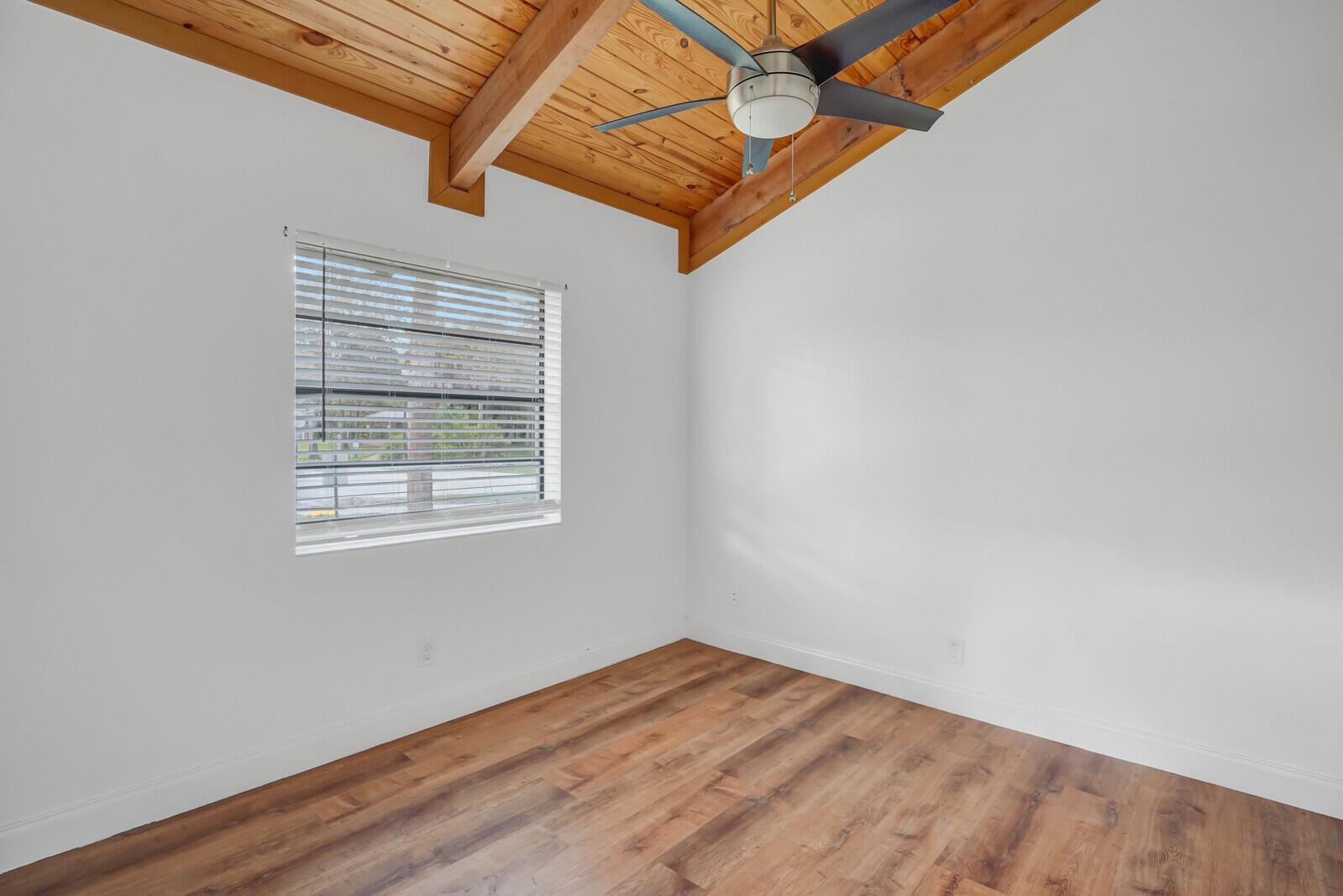TIMBERCREEK TOWNHOMES & V - Residential Lease