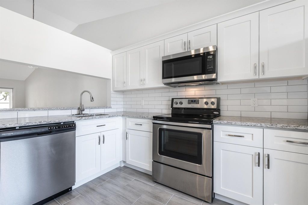 Photo of 140 Moccasin Trail S, Jupiter, FL 33458 (MLS # R10928924)