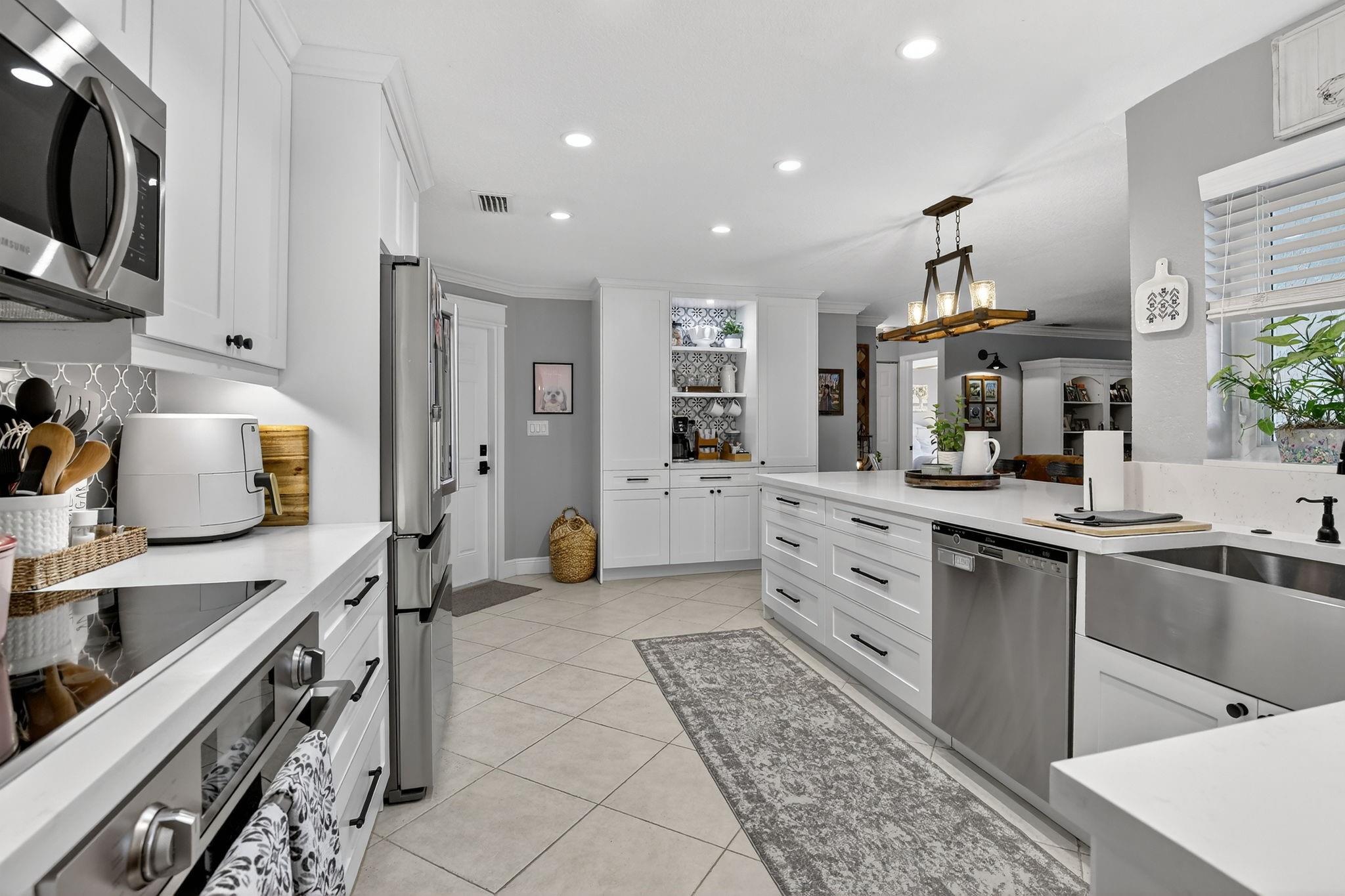 Flamingo Gardens - Residential