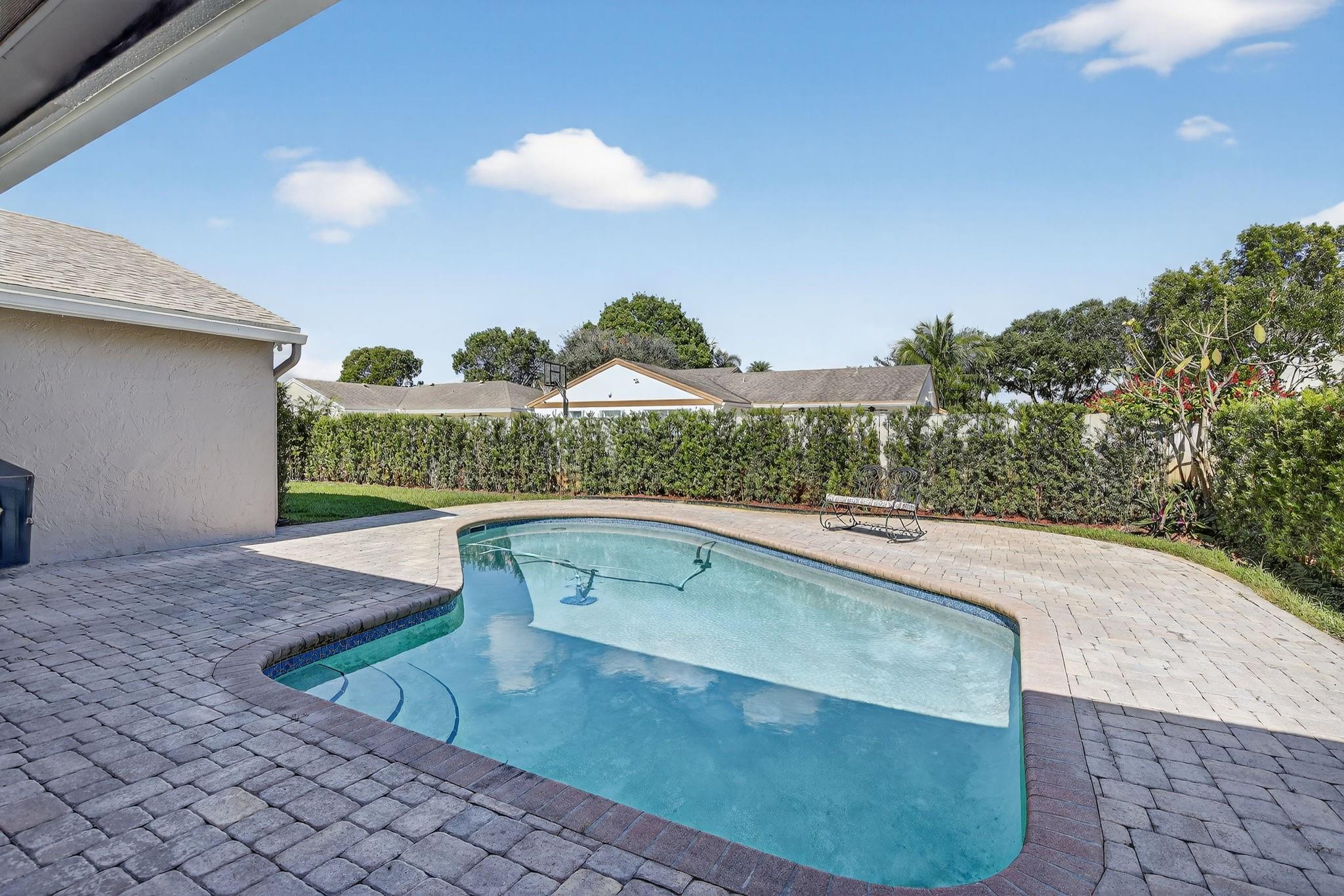 Flamingo Gardens - Residential