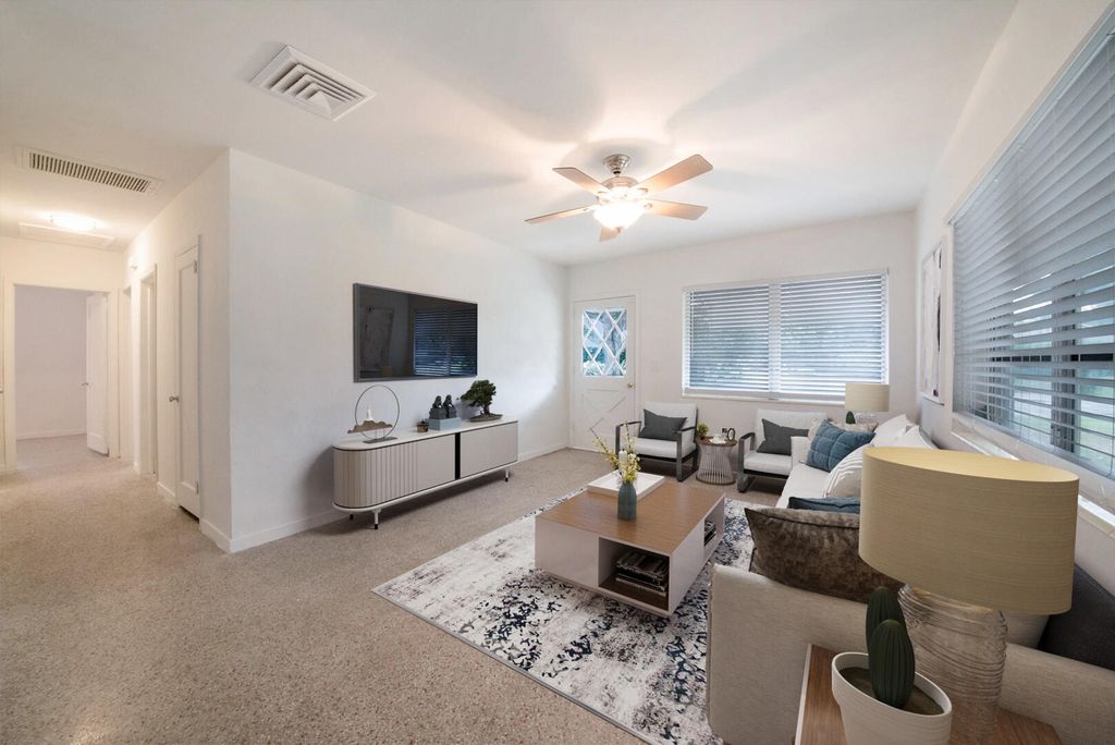 Photo of 2219 W Pineridge Court, Delray Beach, FL 33444 (MLS # R11102770)